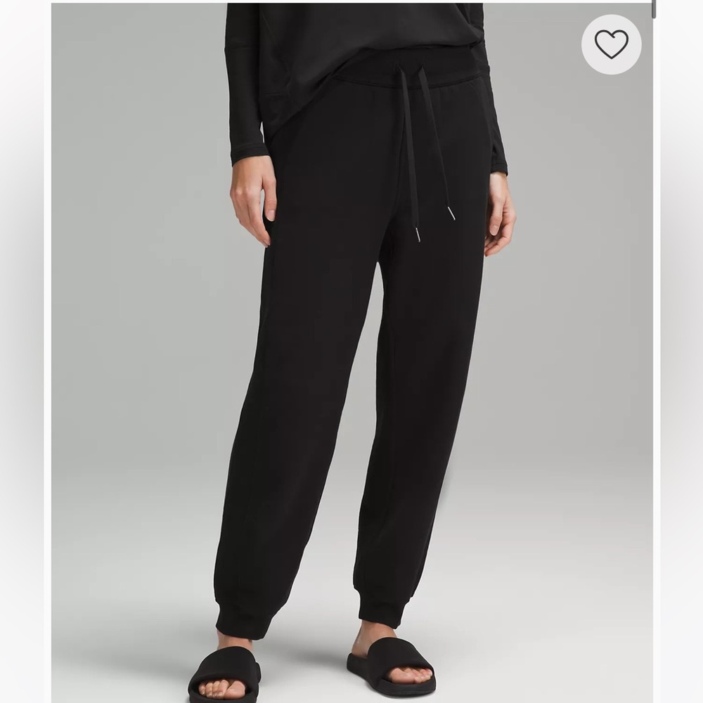 Scuba High-Rise Relaxed Jogger
Full Length